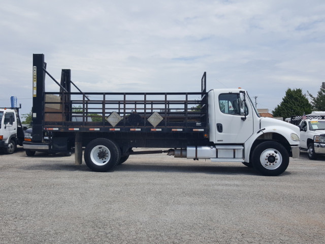 2004 Freightliner M2 106  Flatbed Truck