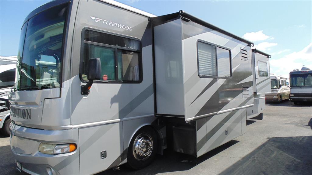 2006 Fleetwood Expedition 34H w/3slds