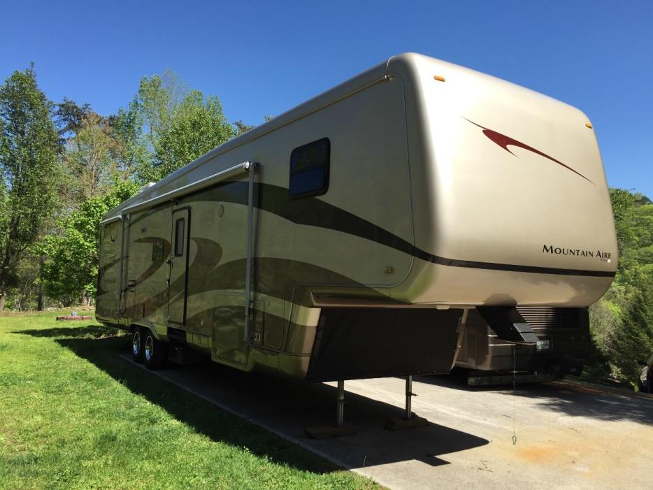 2003 Newmar Mountain Aire 40