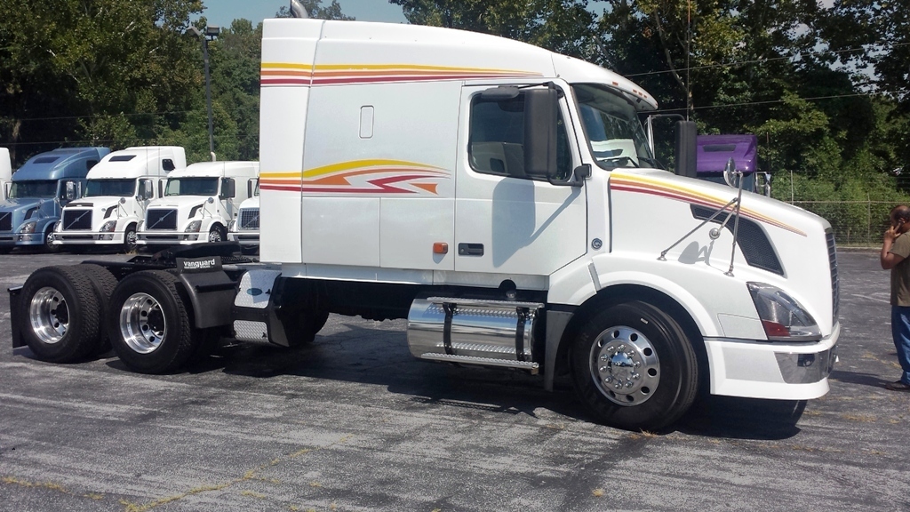 2007 Volvo Vnl64t  Conventional - Sleeper Truck