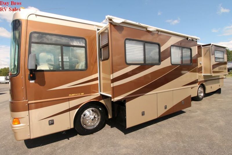 2004 Fleetwood Expedition 38N