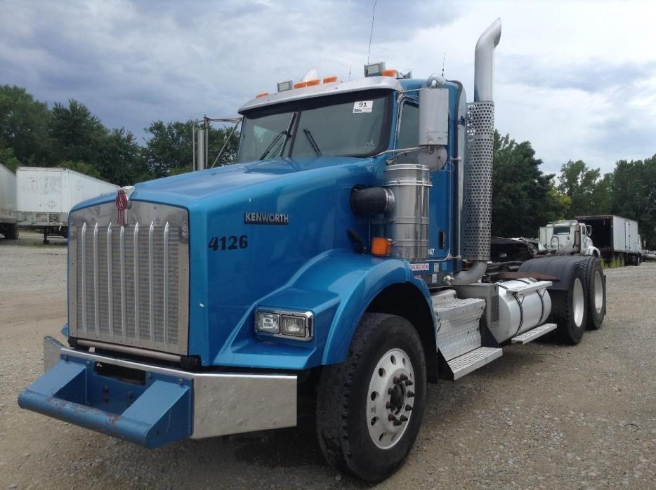 2008 Kenworth T800  Conventional - Day Cab