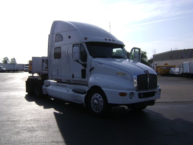 2003 Kenworth T2000  Conventional - Sleeper Truck