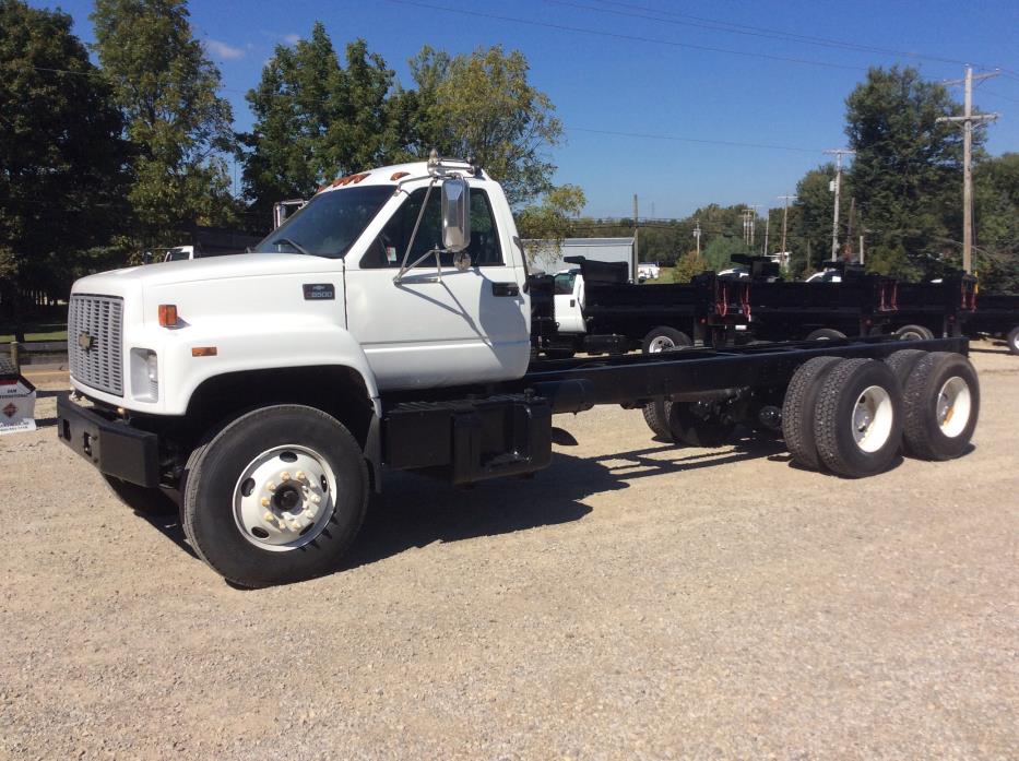 2002 Chevrolet C7500  Cab Chassis