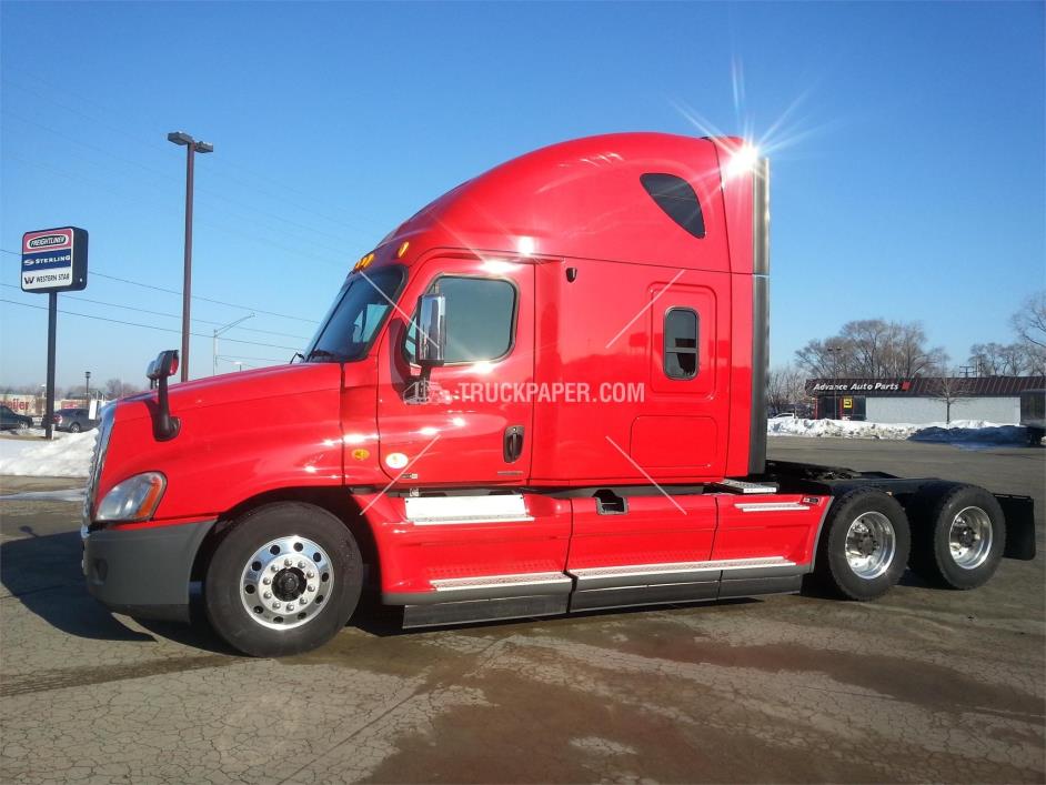 2012 Freightliner Cascadia Ca12542st  Conventional - Sleeper Truck