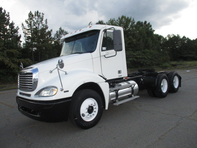 2007 Freightliner Columbia Cl12064st  Conventional - Day Cab