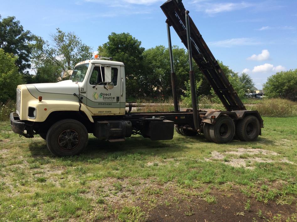 1988 International 2654  Roll Off Truck