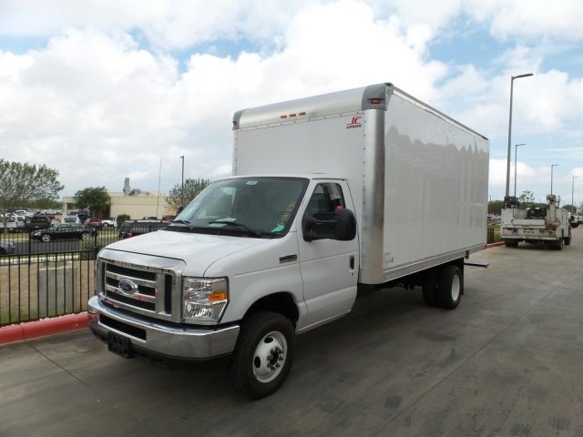 2016 Ford Econoline Commercial Cutaway  Cutaway-Cube Van