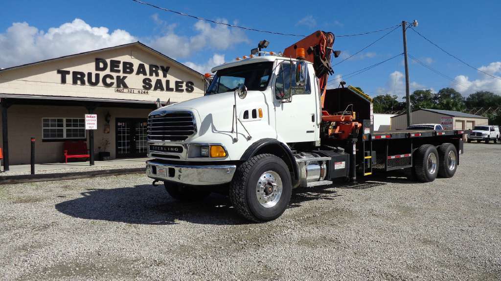 2005 Sterling Lt9513 All Diamond Steel Flatbed 22'  Conventional - Sleeper Truck