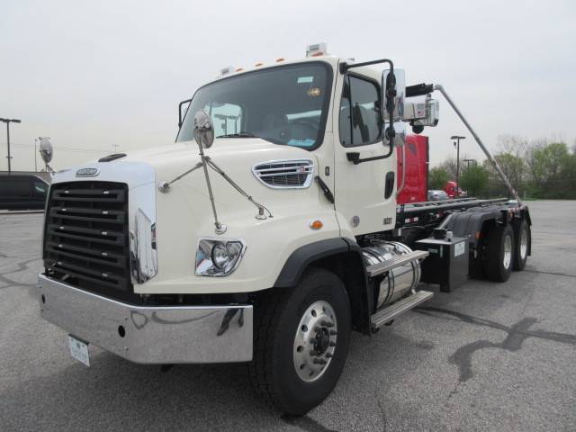 2016 Freightliner 114 Sd  Conventional - Day Cab