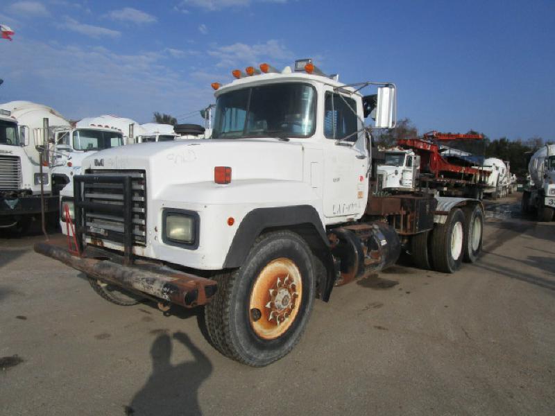 1996 Mack Rd688s  Conventional - Day Cab