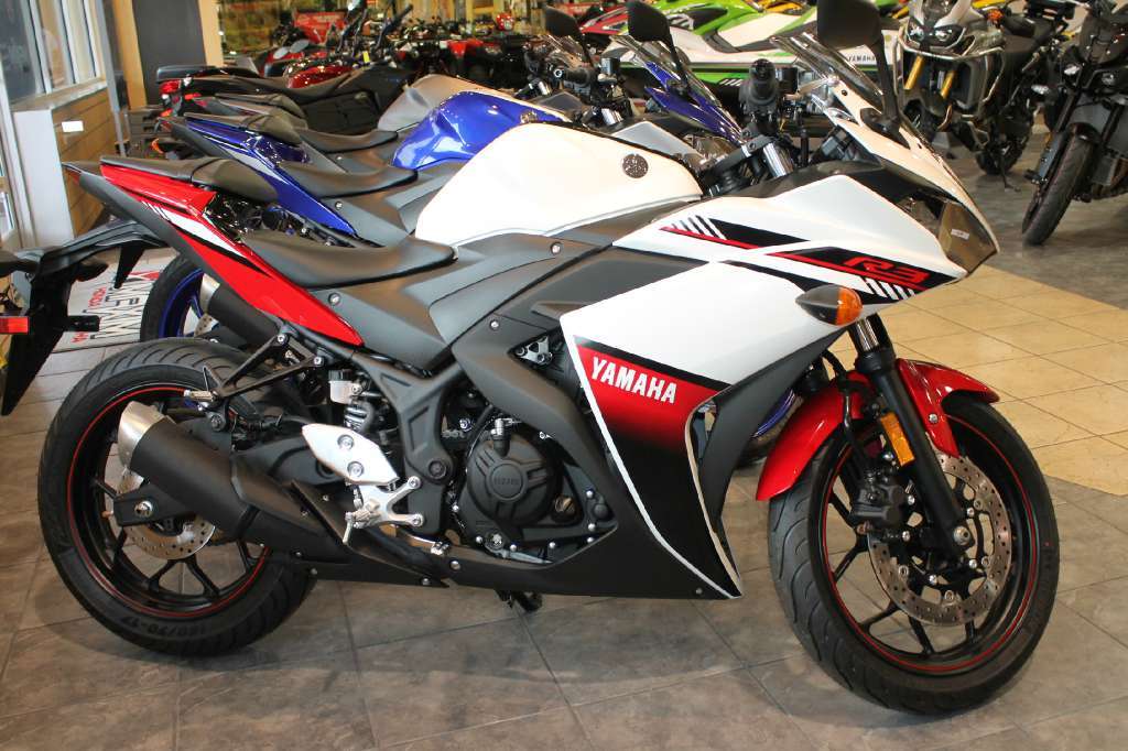 2016 Yamaha YZF-R3 Intensity White / Rapid Red