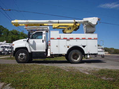 2004 Chevy C7500  Bucket Truck - Boom Truck