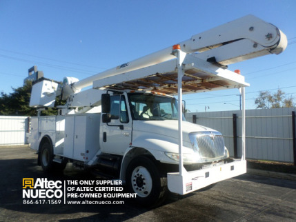 2005 International Durastar 4300  Bucket Truck - Boom Truck