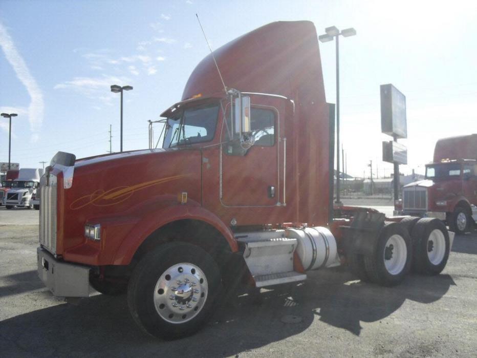 1998 Kenworth T800  Conventional - Day Cab