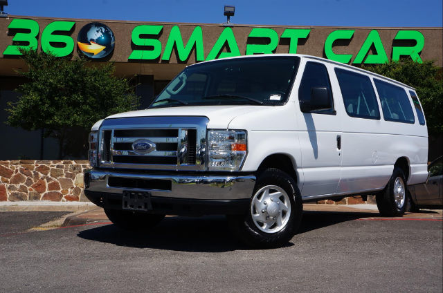 2014 Ford E-350 Super Duty  Passenger Van