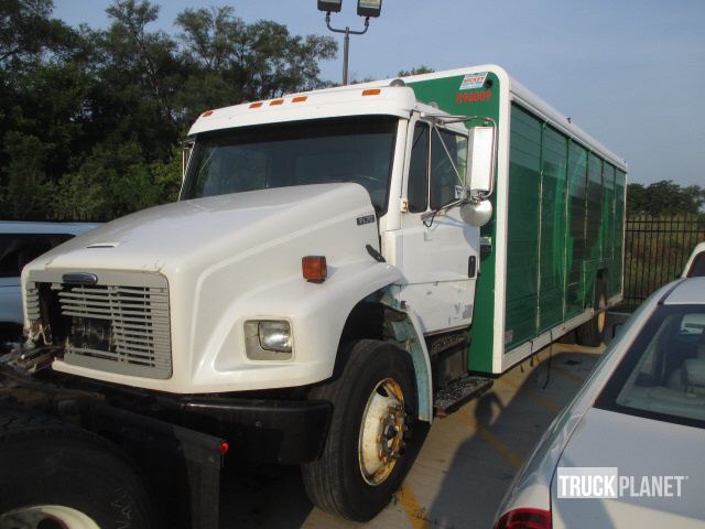 1998 Freightliner Fl70  Beverage Truck