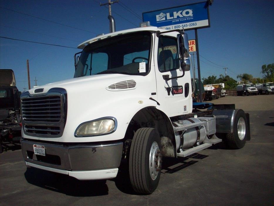 2004 Freightliner Business Class M2 112  Conventional - Day Cab