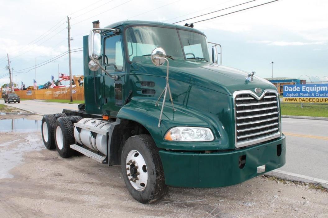 2009 Mack Vision Cx612  Conventional - Day Cab