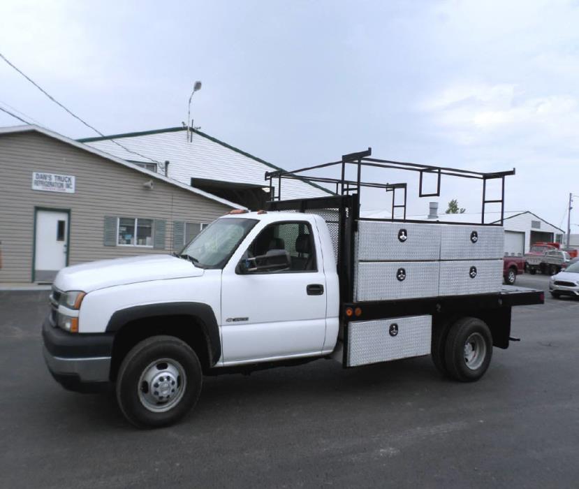 2006 Chevrolet Silverado 3500  Flatbed Truck