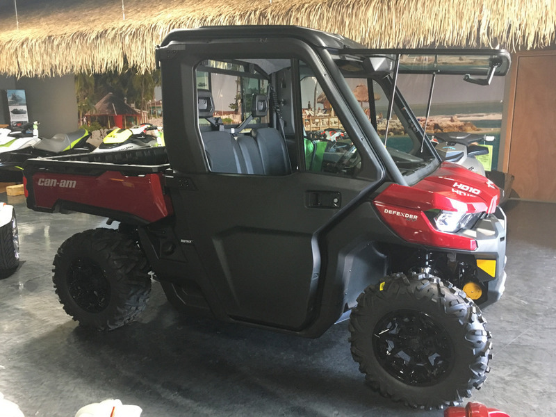 2016 Can-Am Defender XT CAB HD10