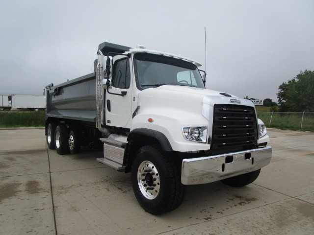 2017 Freightliner 114 Sd  Cab Chassis