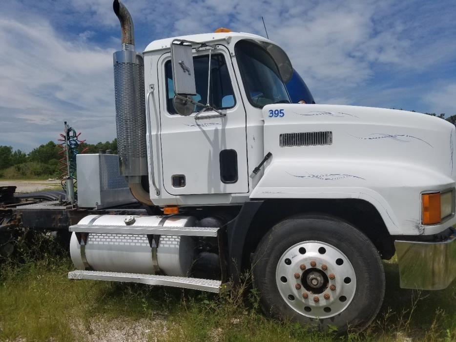 1999 Mack Ch613  Tractor