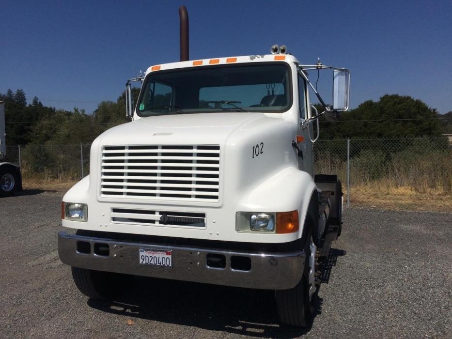 2002 International 8100  Conventional - Day Cab
