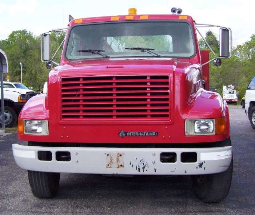 2000 International 4700  Utility Truck - Service Truck