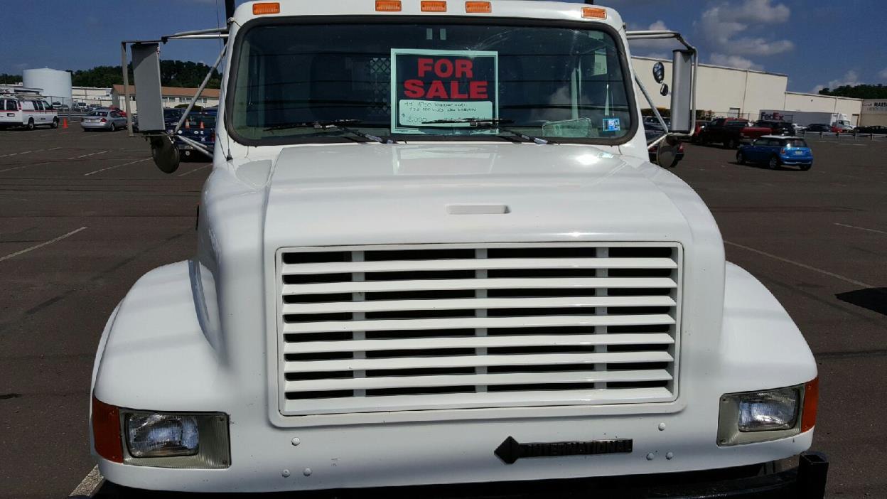 1999 International 4700  Flatbed Truck