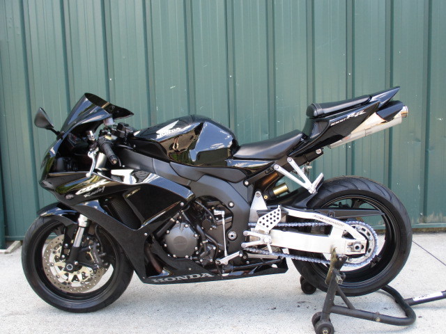 2006 Honda CBR 1000RR WITH EXTRAS LOW MILES AN