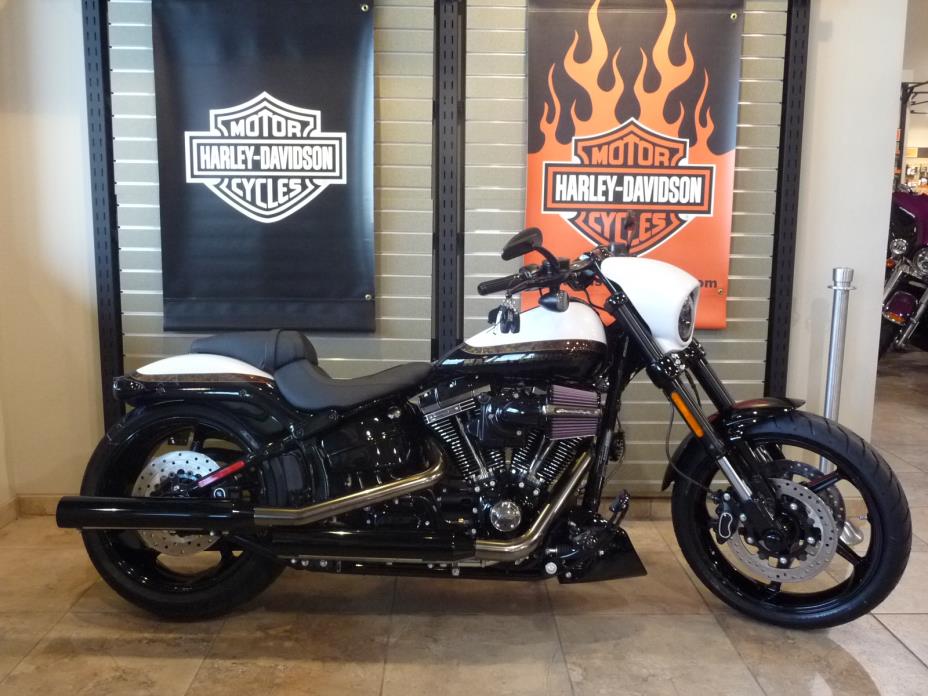 2016 Harley-Davidson CVO™ Pro Street Breakout