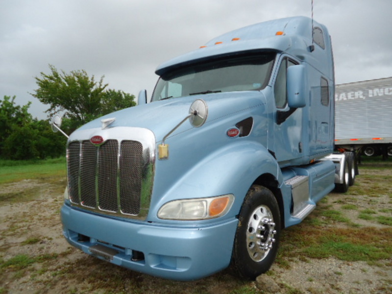 2007 Peterbilt 387  Conventional - Sleeper Truck