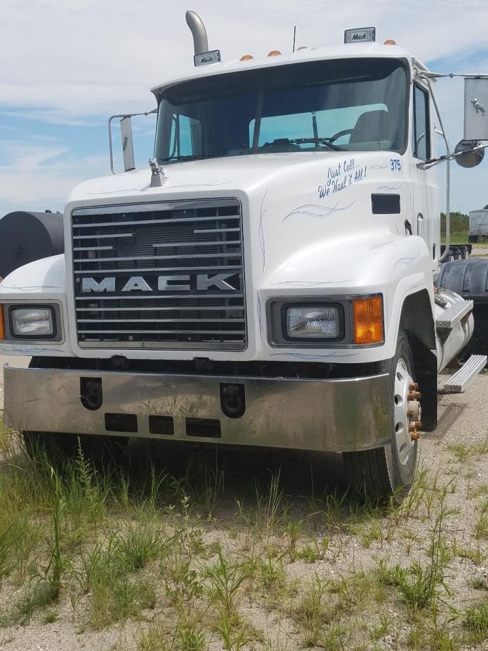 1998 Mack Ch613  Conventional - Day Cab