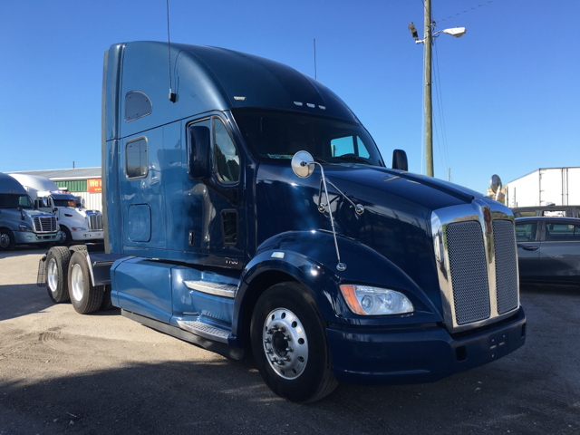 2012 Kenworth T700  Conventional - Sleeper Truck