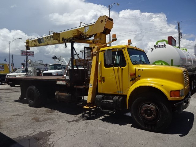 1991 International 4900  Bucket Truck - Boom Truck