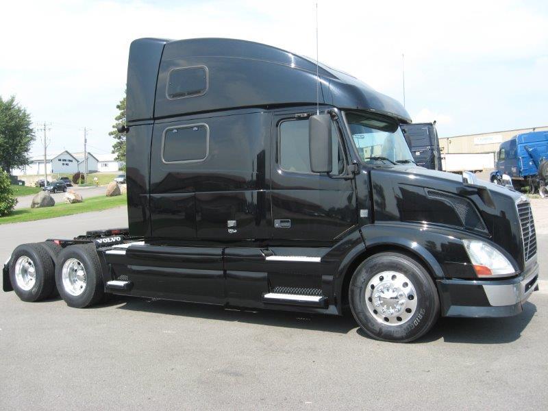 2012 Volvo Vnl780  Conventional - Sleeper Truck