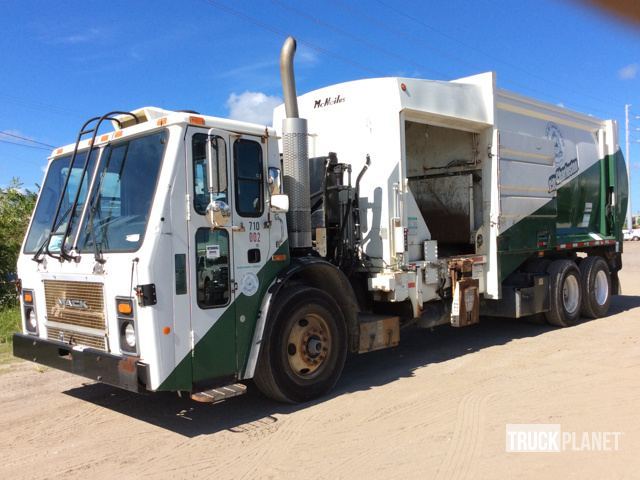 2005 Mack Le613  Garbage Truck