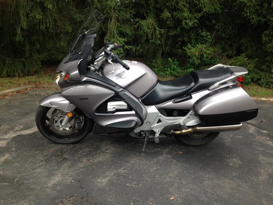 2006 Honda CBR 1000RR WITH EXTRAS LOW MILES AN