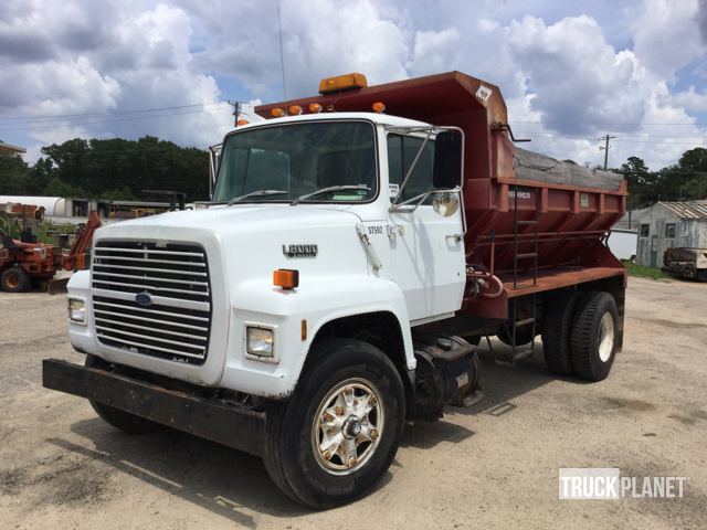 1988 Ford Ln8000 S/A  Stone Spreader Truck