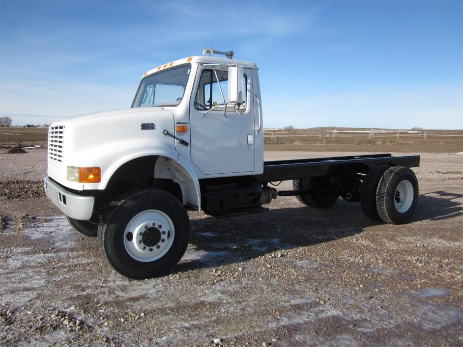 1999 International 4800  Cab Chassis