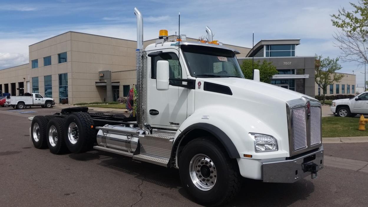 2016 Kenworth T880  Conventional - Day Cab
