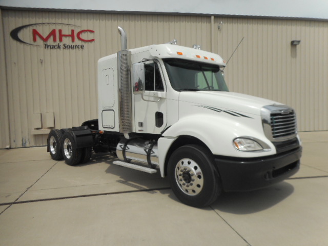 2009 Freightliner Fcl12064st  Conventional - Sleeper Truck