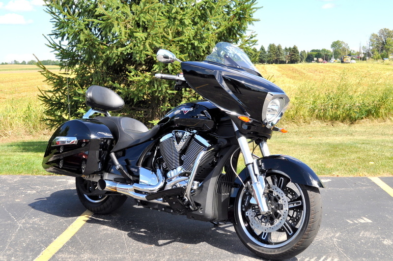 2016 Victory Cross Country Suede Titanium Metallic