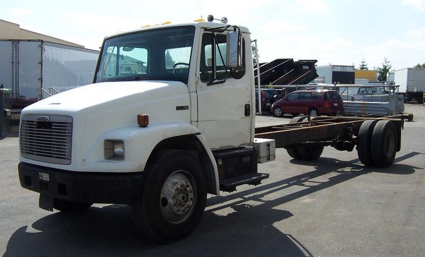 1999 Freightliner Fl70  Cab Chassis