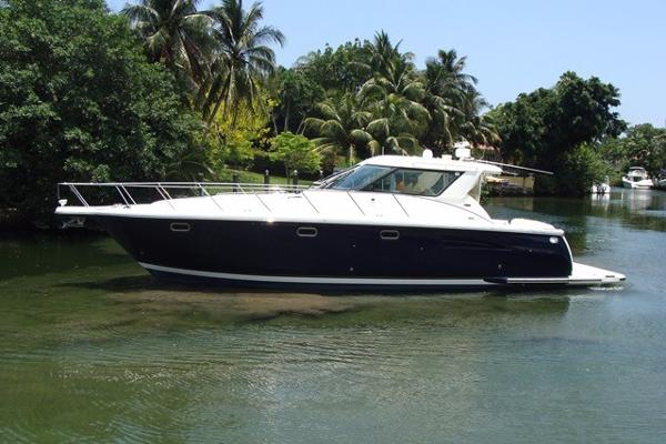 2004 Tiara 4400 Sovran