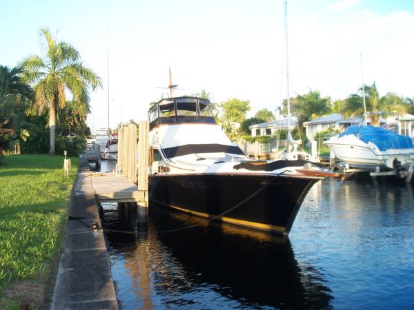 1983 Midnight Lace Flybridge