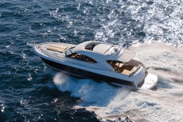 2016 Riviera 5000 Sport Yacht with Zeus