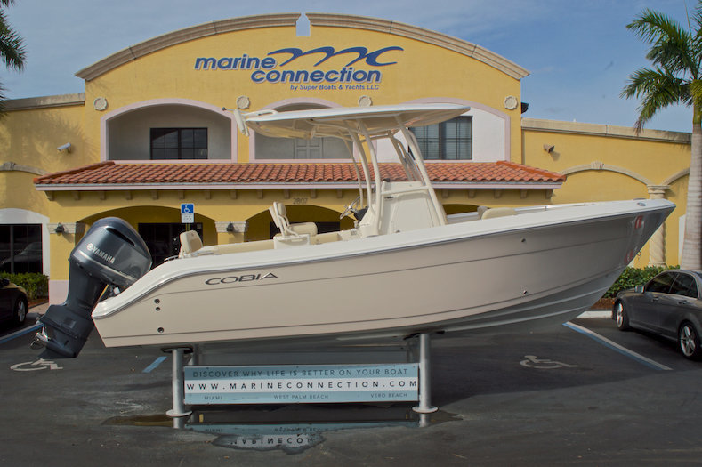 2016 Cobia 237 Center Console