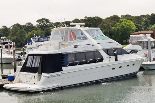 2004 CARVER YACHTS 57 Voyager